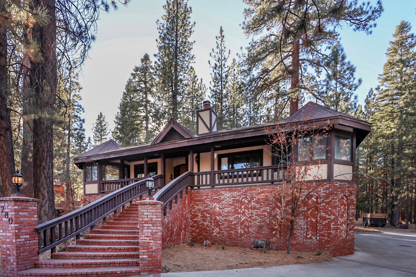 The Ultimate Nature Escape: Amazing Cabin with a Hot Tub in Big Bear Lake, California