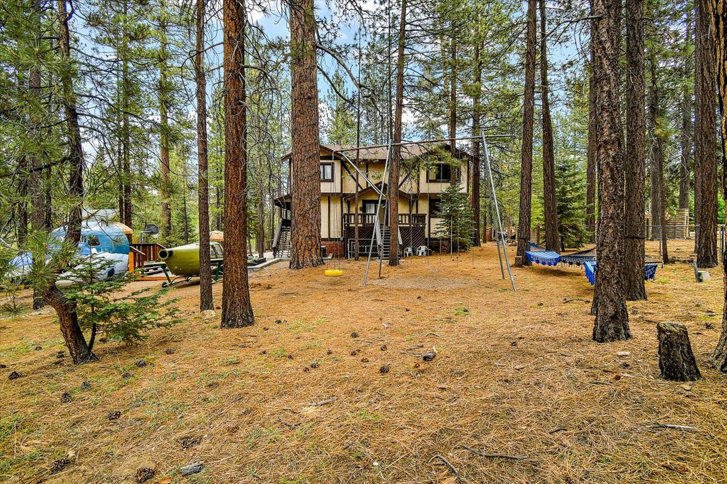 The Ultimate Nature Escape: Amazing Cabin with a Hot Tub in Big Bear Lake, California