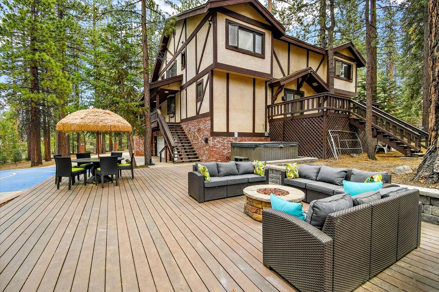 The Ultimate Nature Escape: Amazing Cabin with a Hot Tub in Big Bear Lake, California