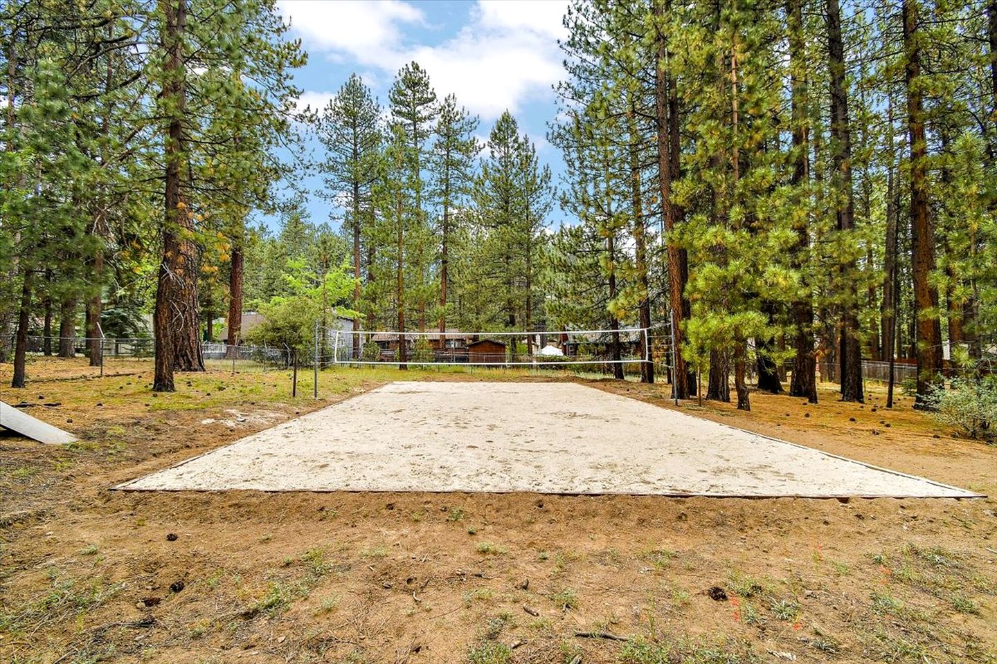 The Ultimate Nature Escape: Amazing Cabin with a Hot Tub in Big Bear Lake, California