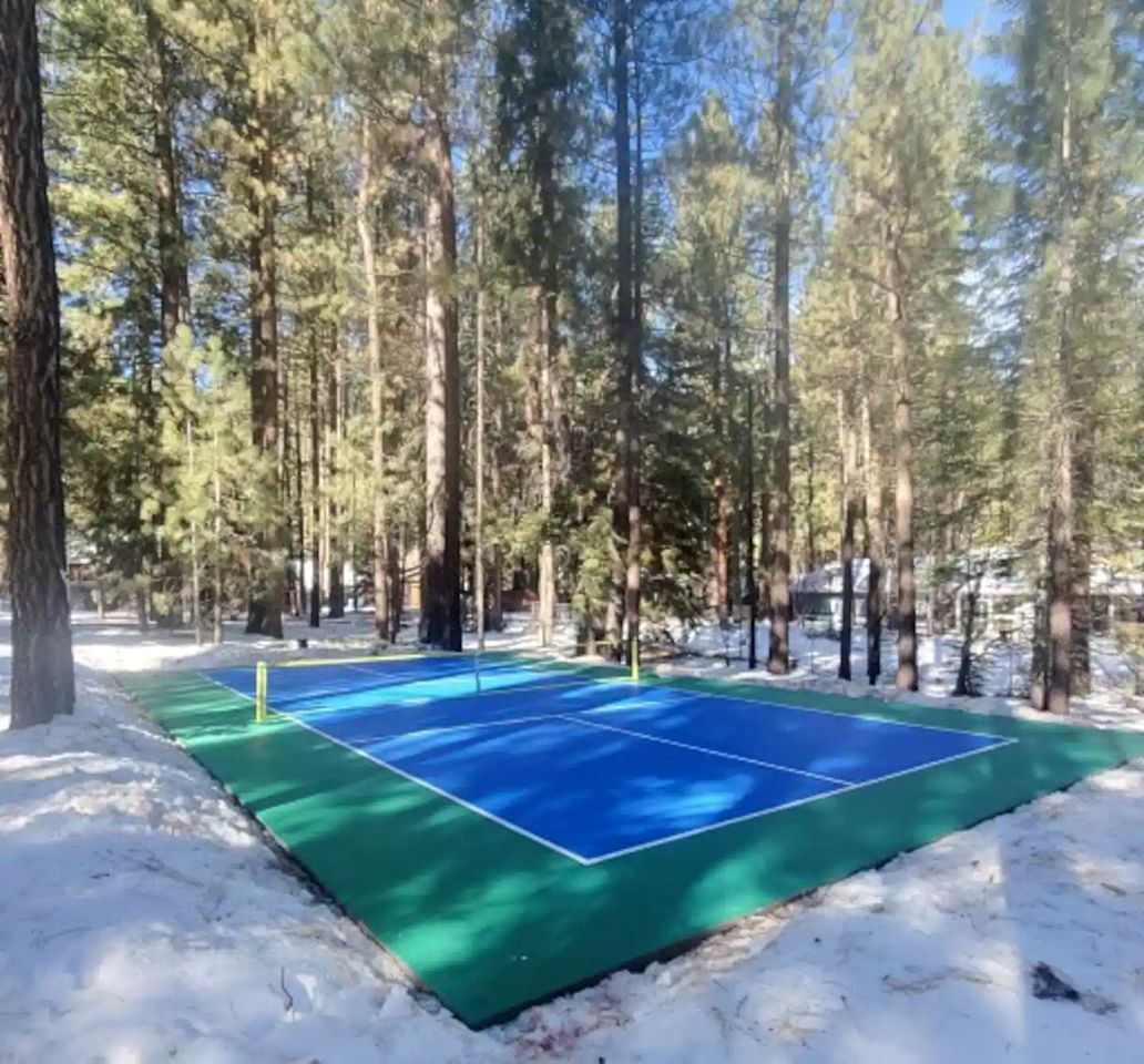 The Ultimate Nature Escape: Amazing Cabin with a Hot Tub in Big Bear Lake, California