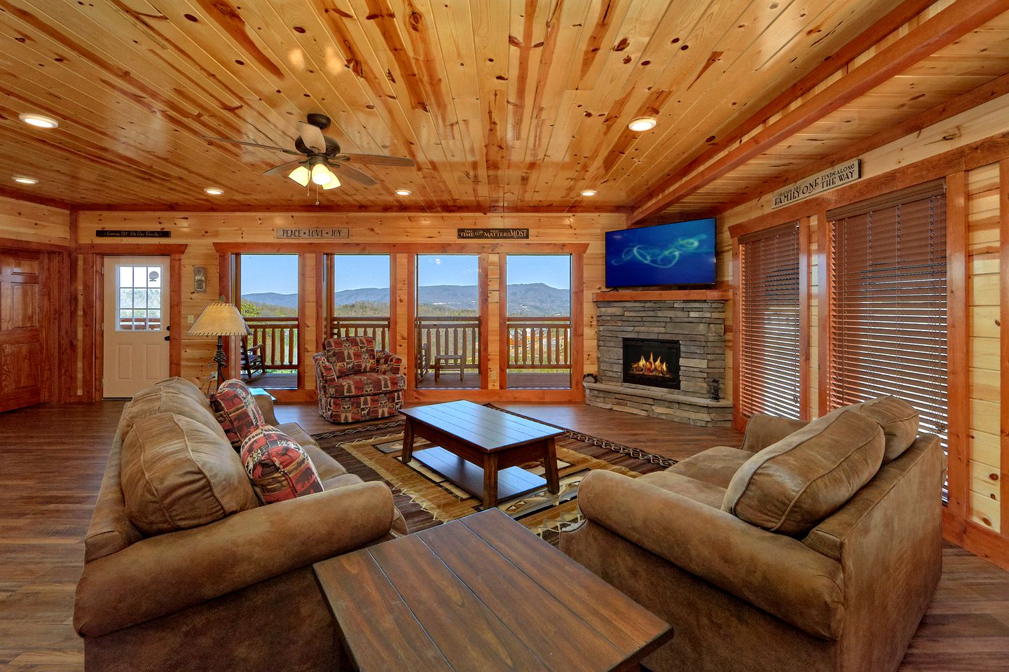 Magical Great Smoky Mountains Cabin Ideal for Group Getaways in Tennessee