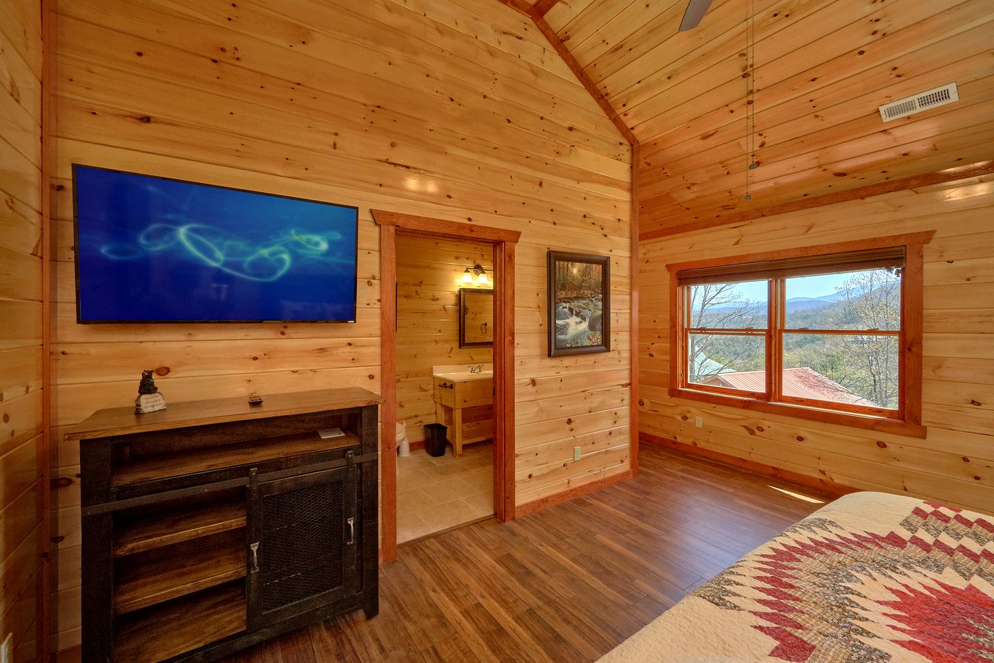 Magical Great Smoky Mountains Cabin Ideal for Group Getaways in Tennessee
