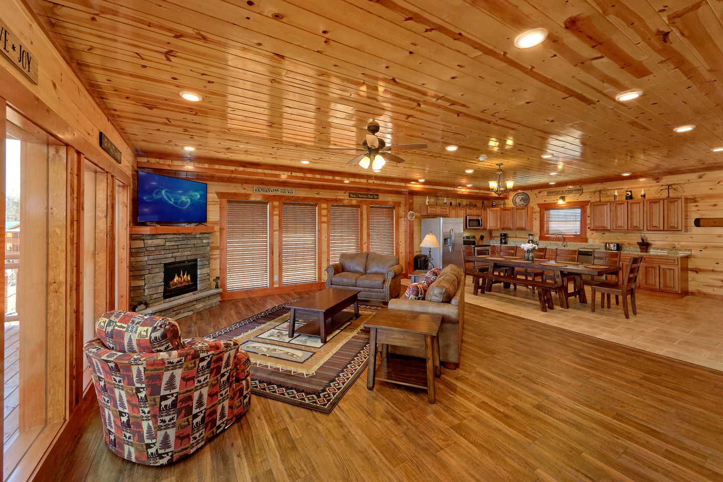 Magical Great Smoky Mountains Cabin Ideal for Group Getaways in Tennessee