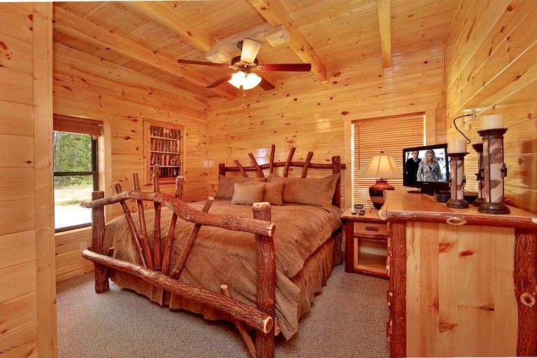 -- (United States, Gatlinburg, Tennessee)