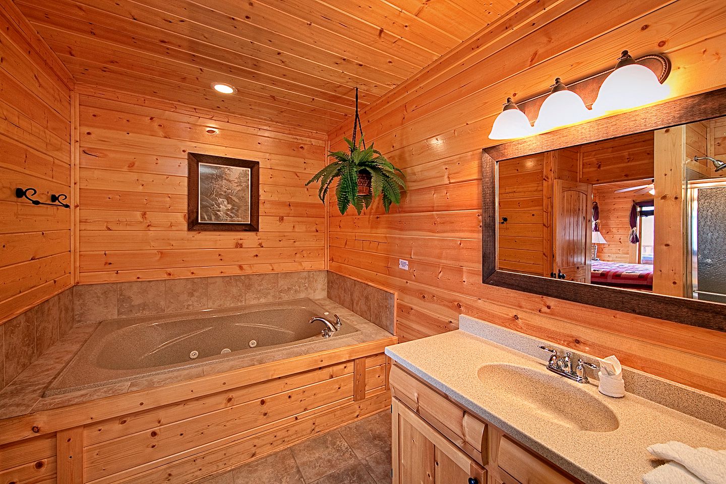 Wonderful Cabin Accommodation with a Hot Tub in Sevierville, East Tennessee