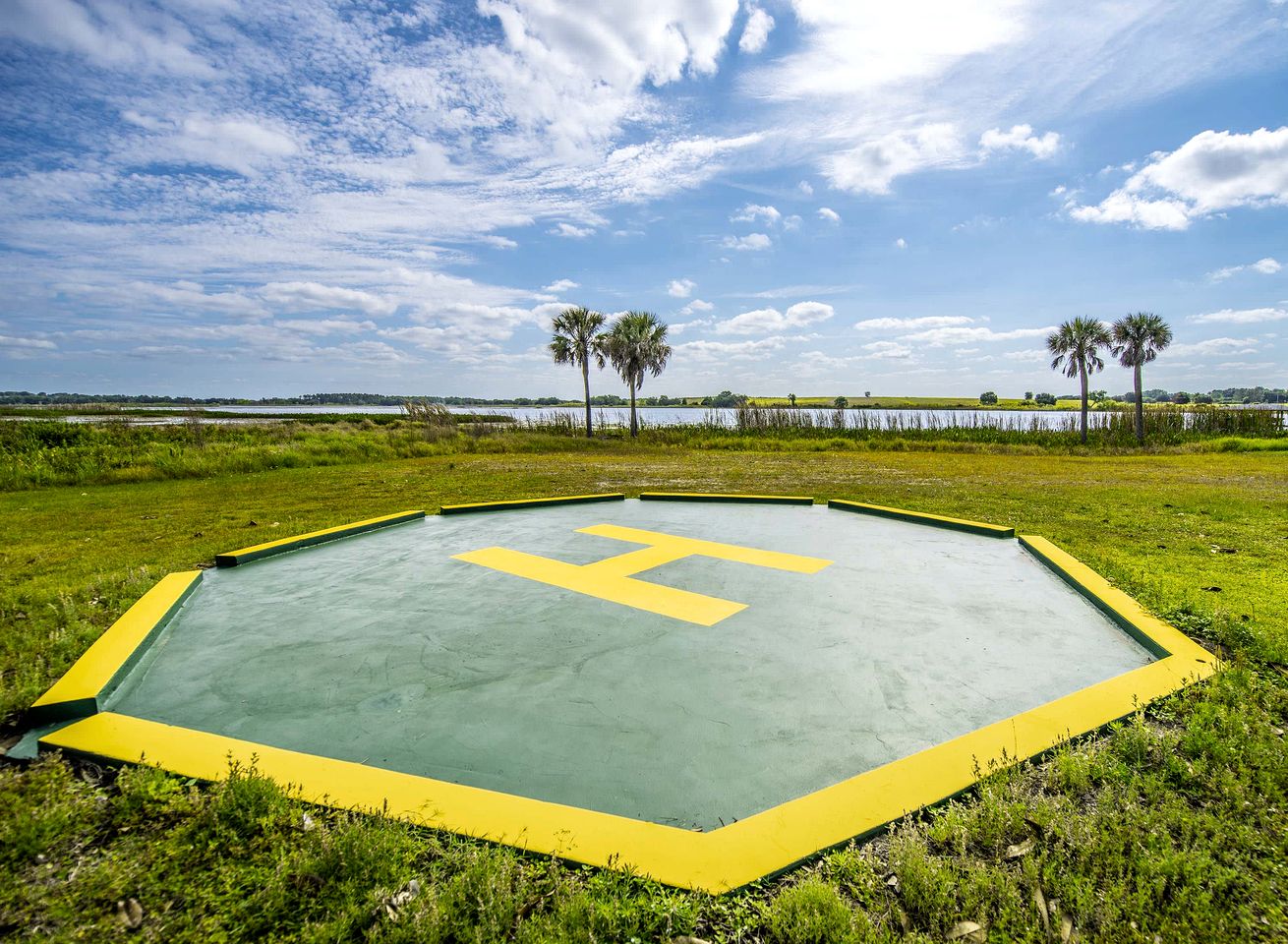Modern 3-Bedroom Lakefront Home with Pool, Patio & Private Helipad in Clermont, Florida
