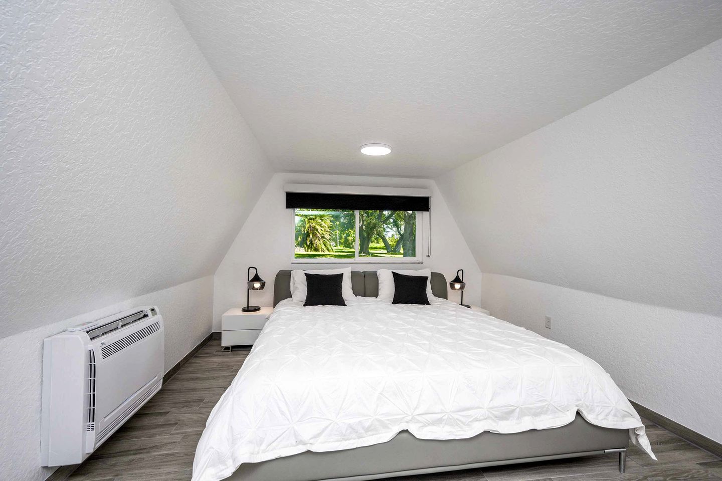 Lakeside Dome Retreat with Sun Deck & Lake Views | 2BR Rental in Clermont, Florida