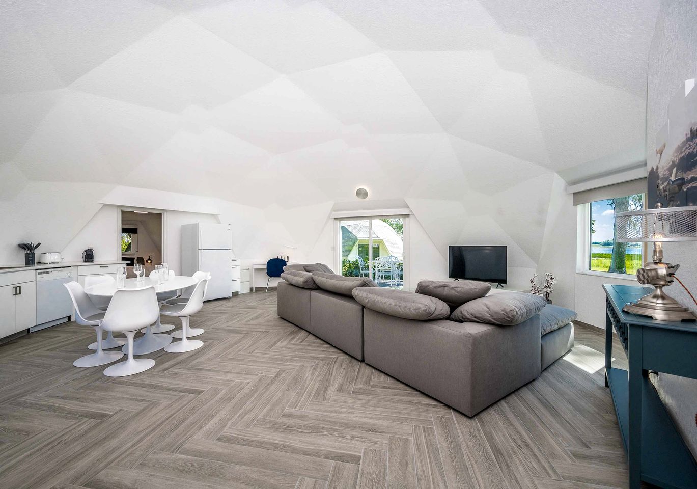 Lakeside Dome Retreat with Sun Deck & Lake Views | 2BR Rental in Clermont, Florida