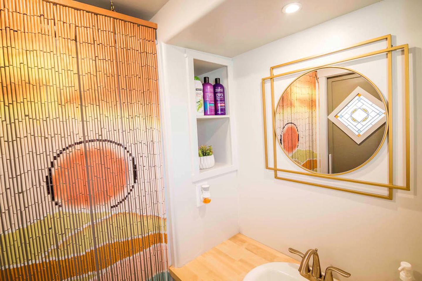 Escape to Intimacy: Fully Equipped Original Tiny House in Apple Valley