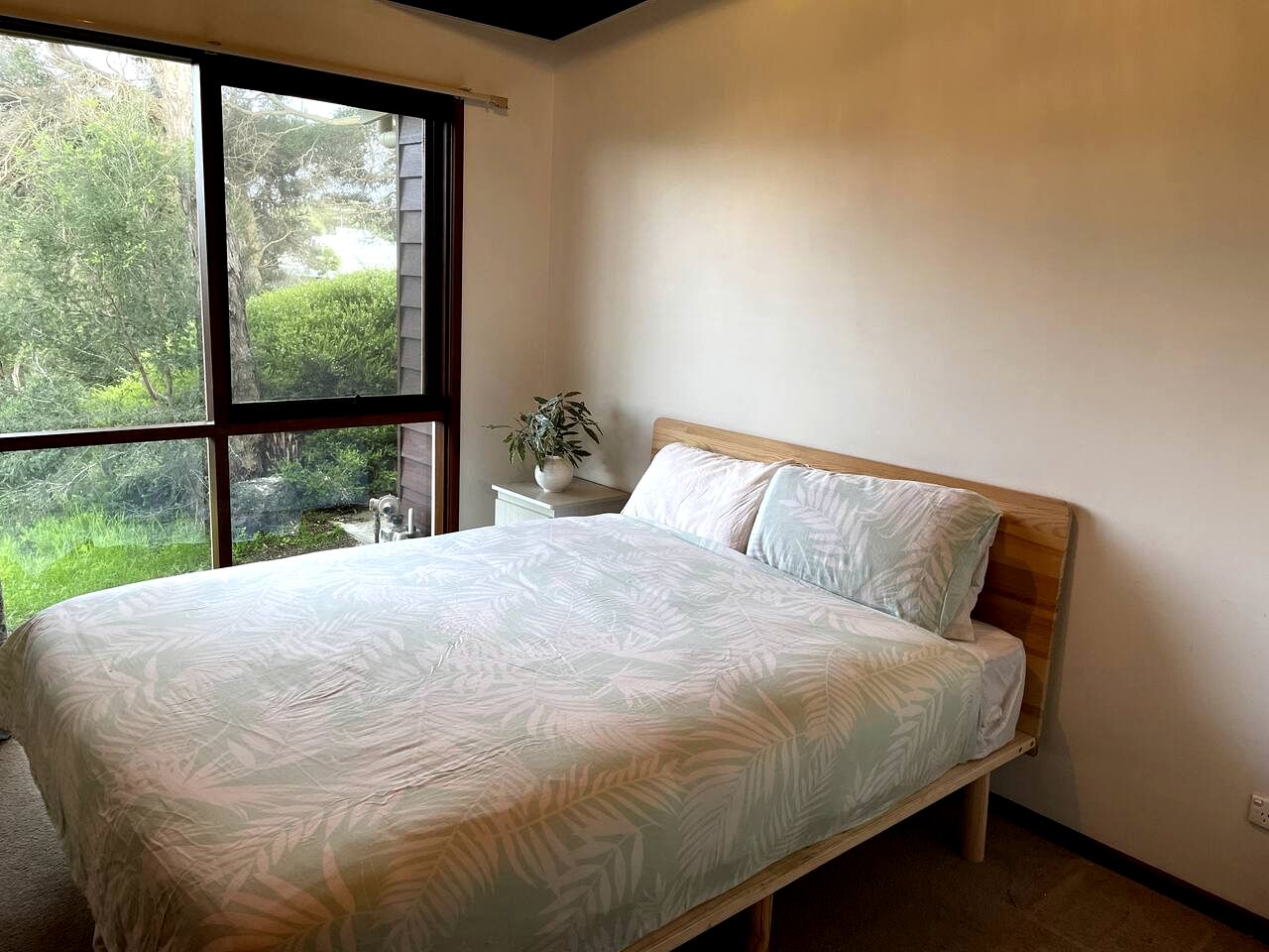 Spacious Beachside Holiday Home with Backyard Fireplace near Peninsula Hot Springs in Rye, Victoria