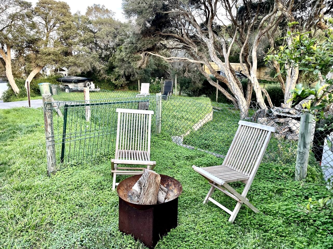 Spacious Beachside Holiday Home with Backyard Fireplace near Peninsula Hot Springs in Rye, Victoria