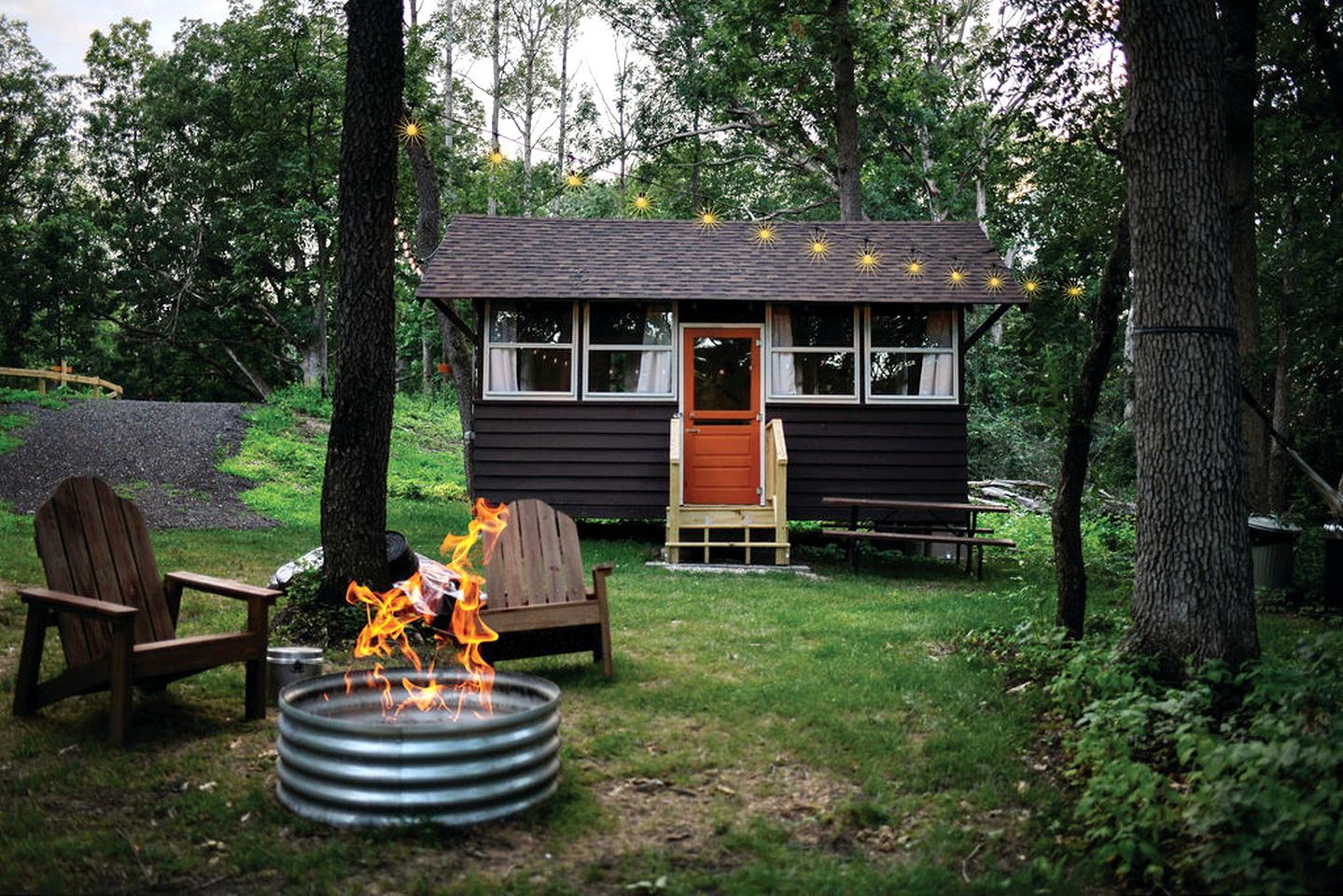 Cozy Antique Scout Cabin for Two for a Unique Getaway Surrounded by Nature in Troy, Wisconsin