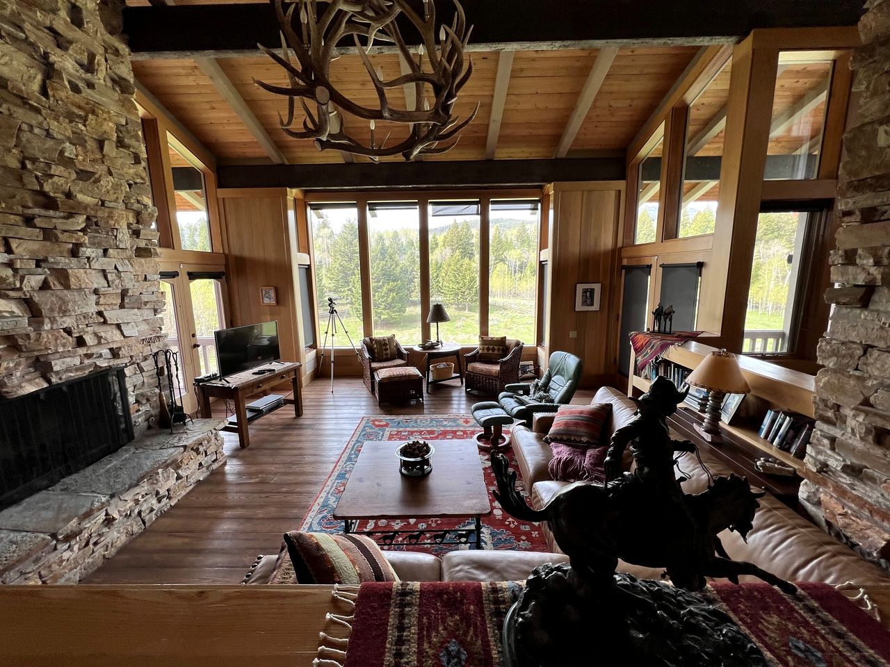 Elegant Mountain Retreat with Private Fishing Access near Madison River, Montana