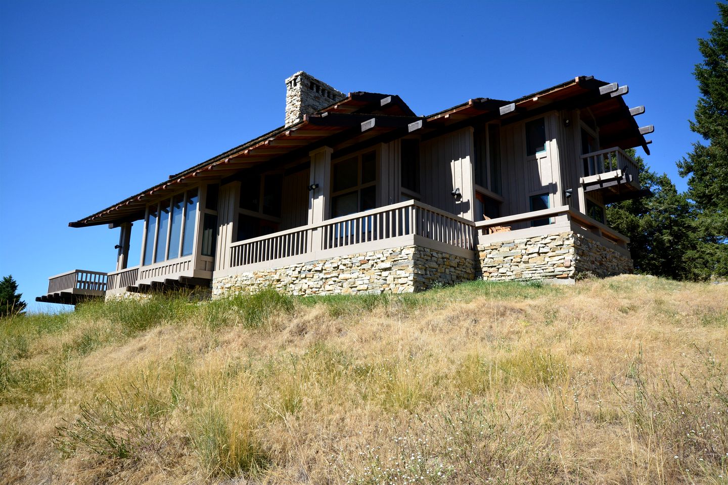 Elegant Mountain Retreat with Private Fishing Access near Madison River, Montana