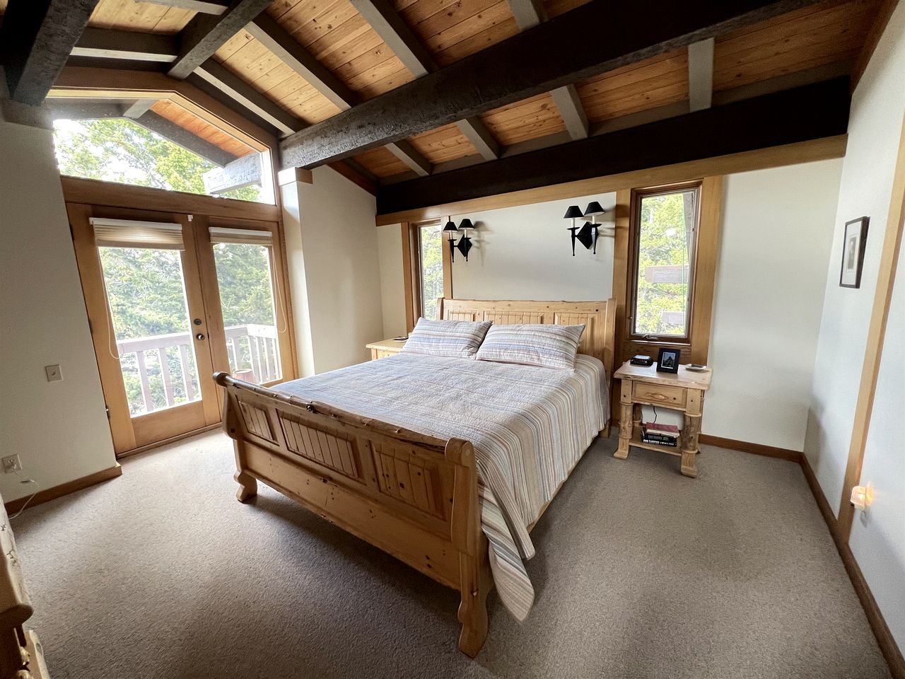 Elegant Mountain Retreat with Private Fishing Access near Madison River, Montana