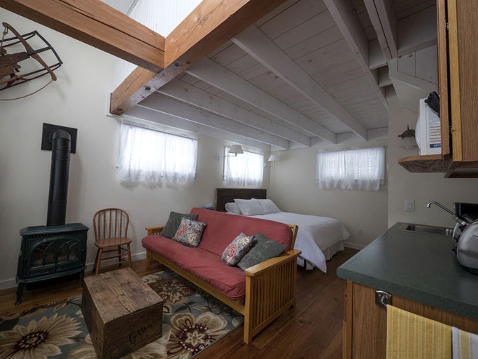 Cottage Getaway On Lake Sunapee New Hampshire