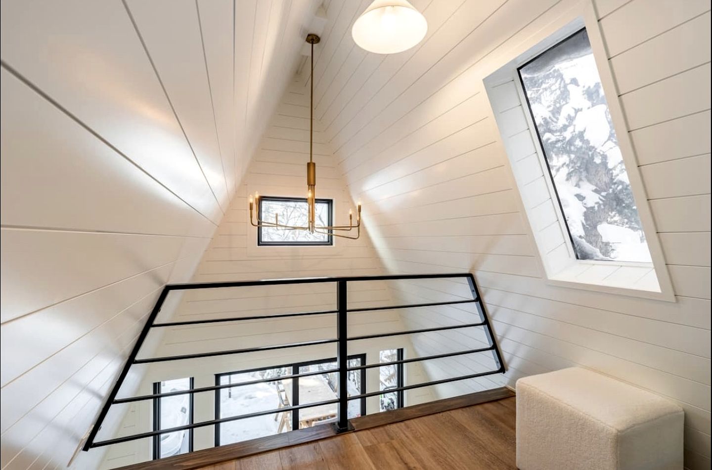 Lovely Secluded A-frame with Hot-tub in Sundance, Utah