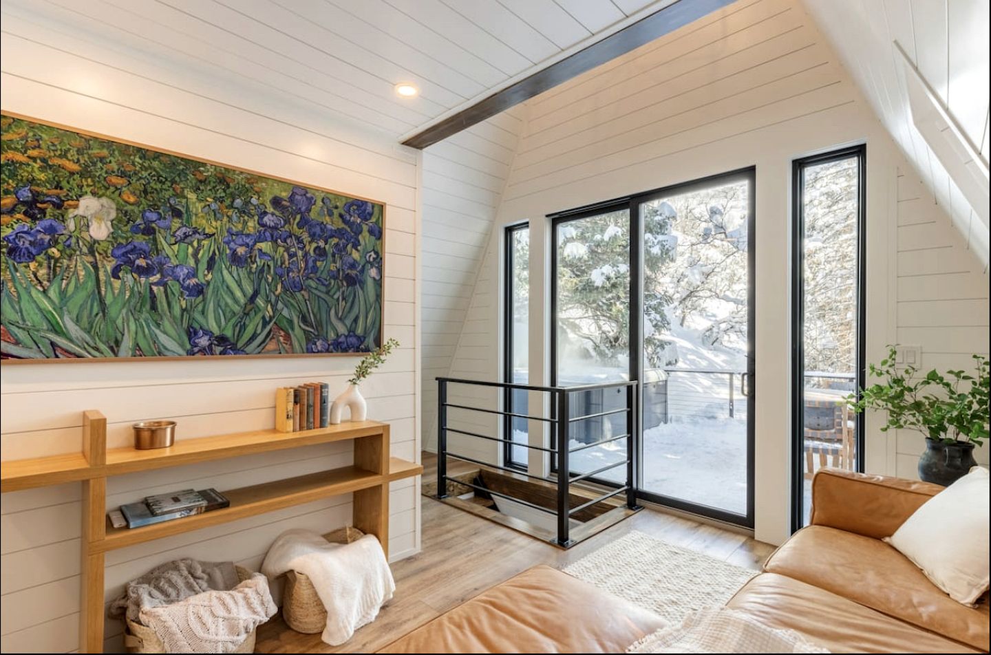 Lovely Secluded A-frame with Hot-tub in Sundance, Utah