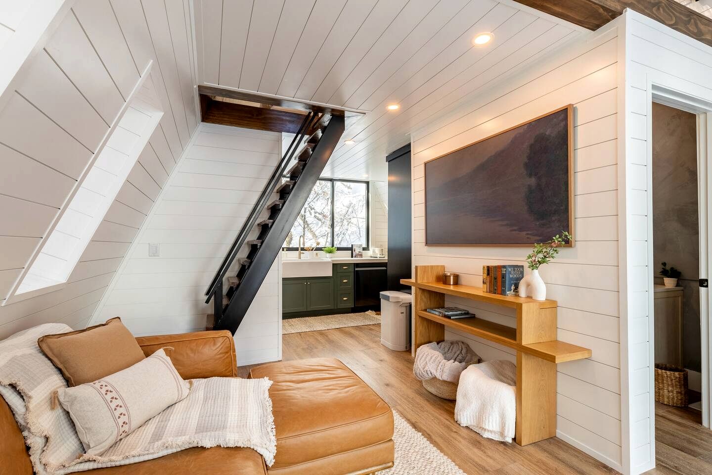 Lovely Secluded A-frame with Hot-tub in Sundance, Utah