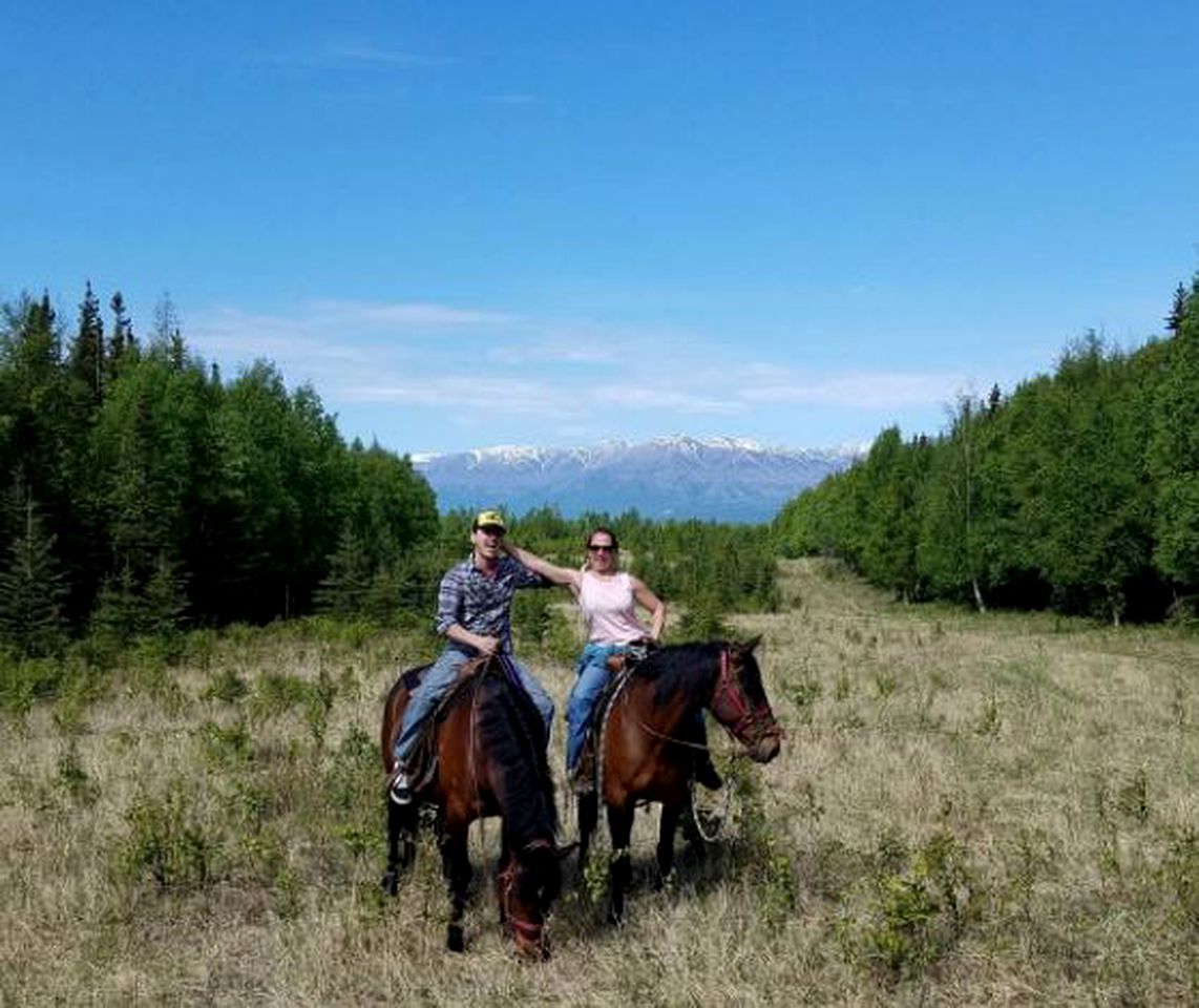 Comfortable Getaway Rental with Incredible Mountain Views near Anchorage, Alaska