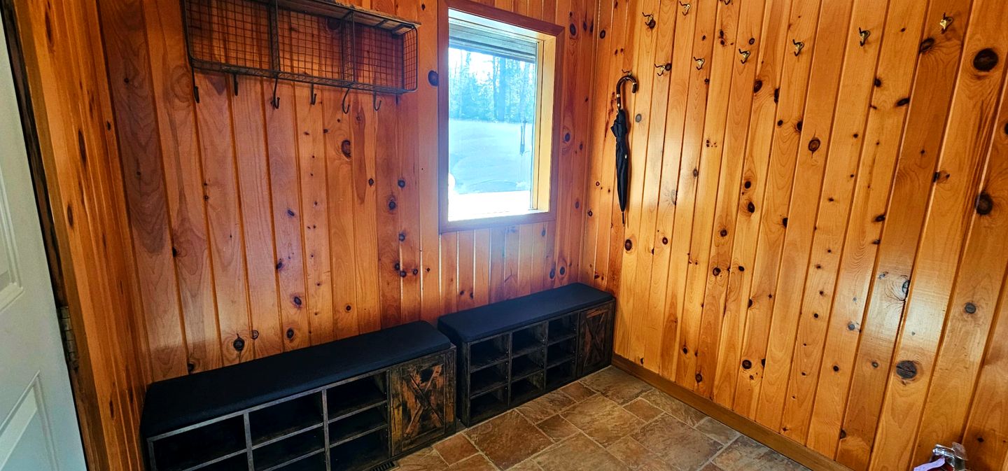 Cozy Lakeside Getaway with Panoramic Water & Mountain Views in Greenville, Maine