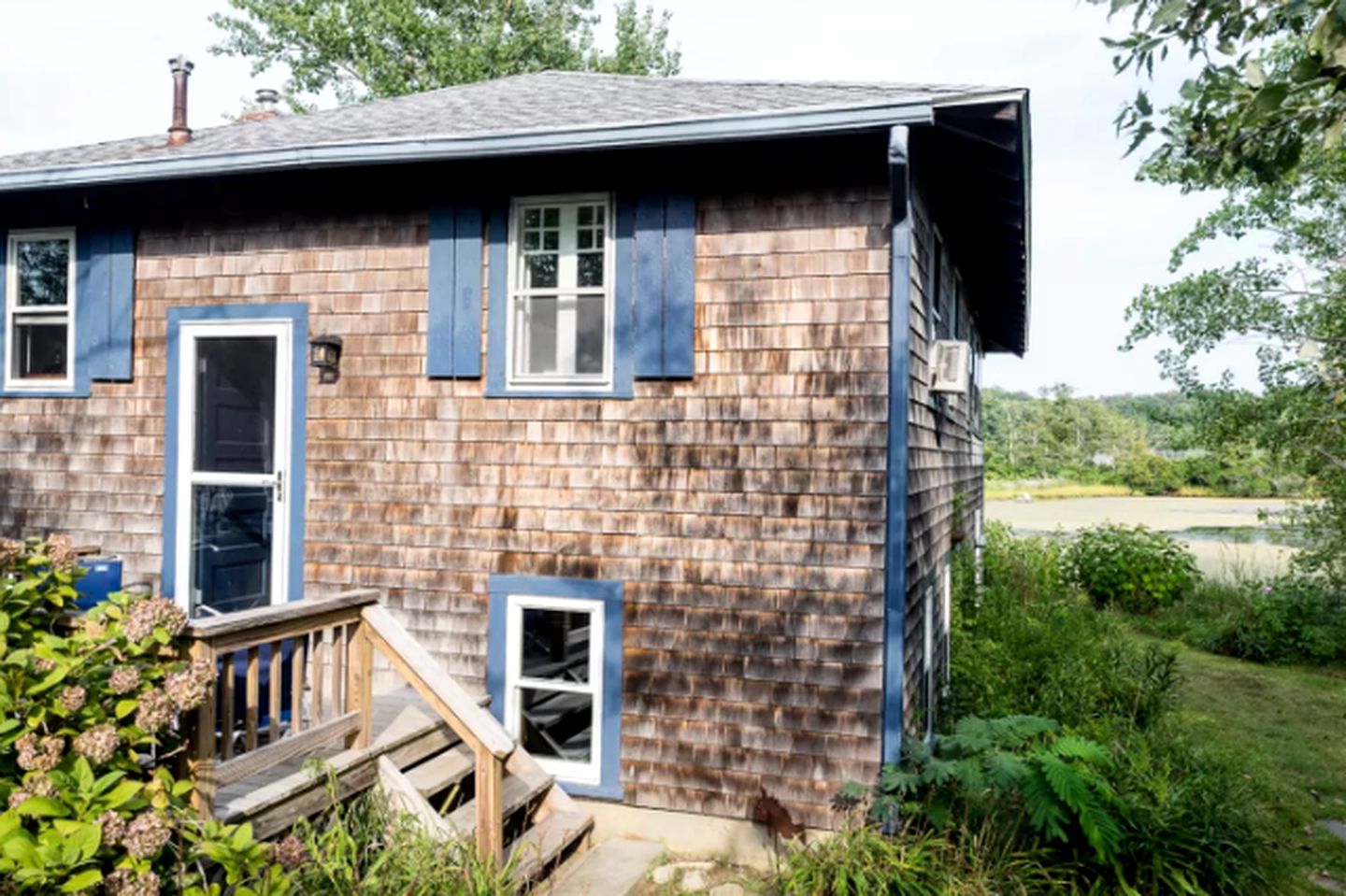 Charming 20th-Century Cape Cod Cottage Rental in Woods Hole, Massachusetts