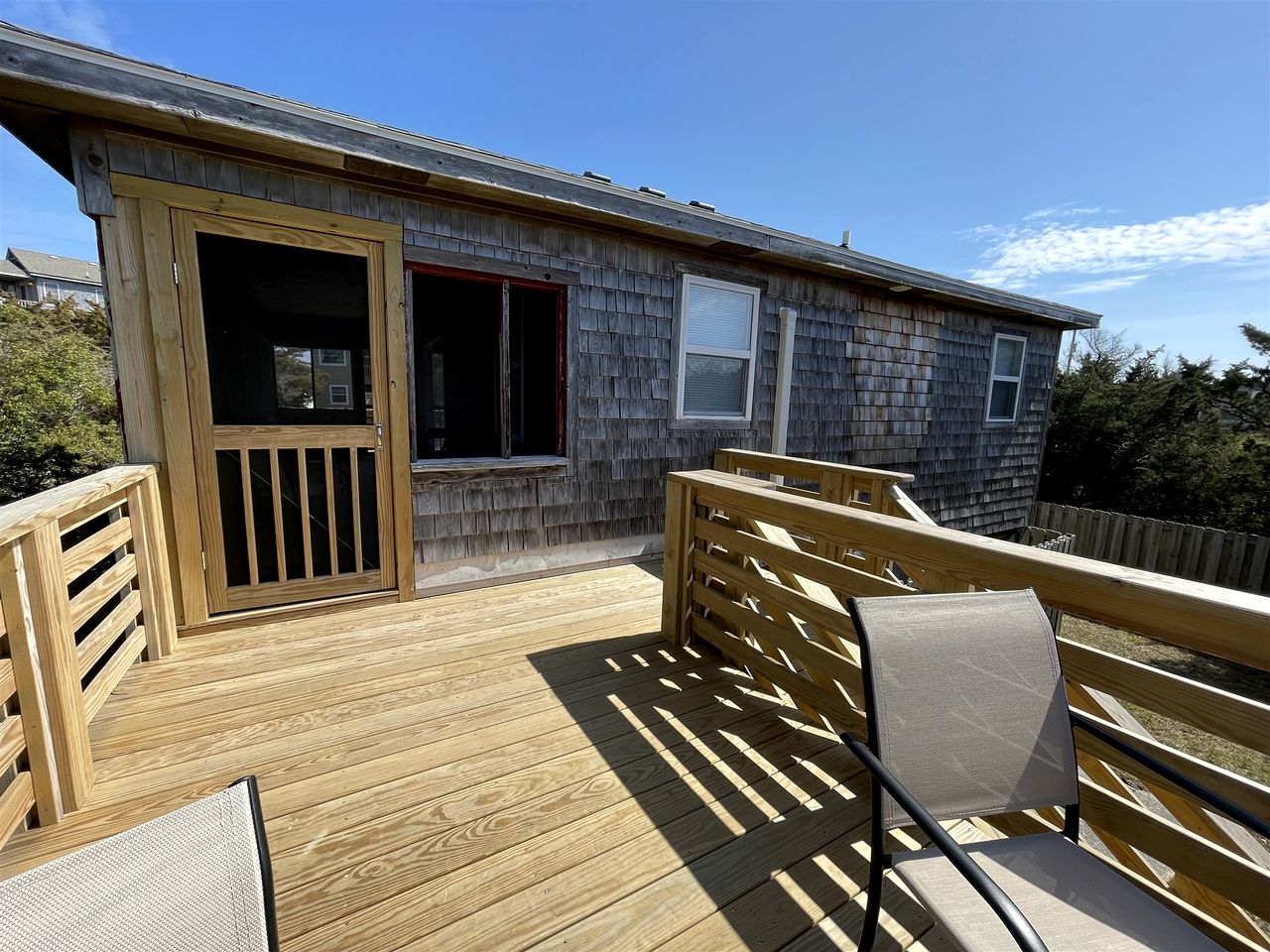 Spacious Pet-Friendly Beach House with Fenced Yard near Restaurants in Avon, North Carolina