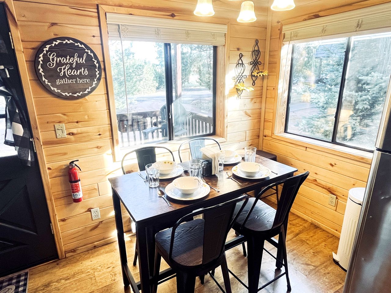 The Sunflower Cabin, Pet Friendly Near Heber-Overgaard, Arizona