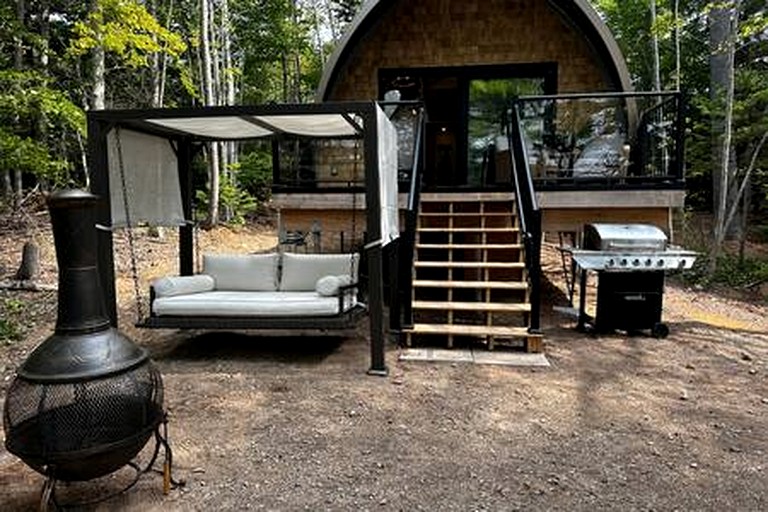Cabins (Canada, Kentville, Nova Scotia)