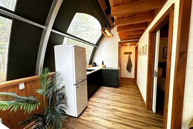 Cabins (Canada, Kentville, Nova Scotia)