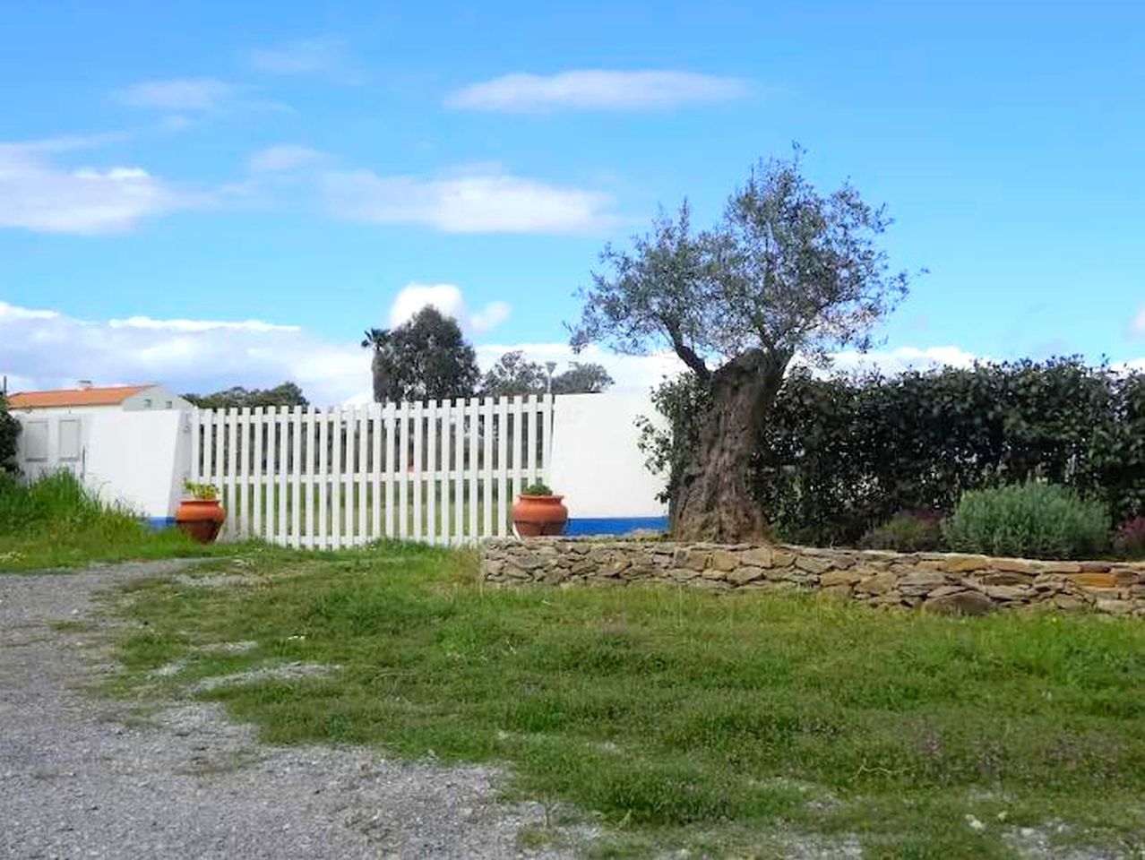 Sunny Bell Tent on a Family Farm near Ecotourism Zone in Castro Verde, Portugal