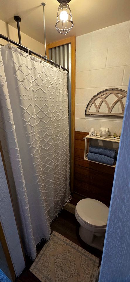 Charming Boutique Farm Stay Near Nashville – Cozy Horse Stall Suite