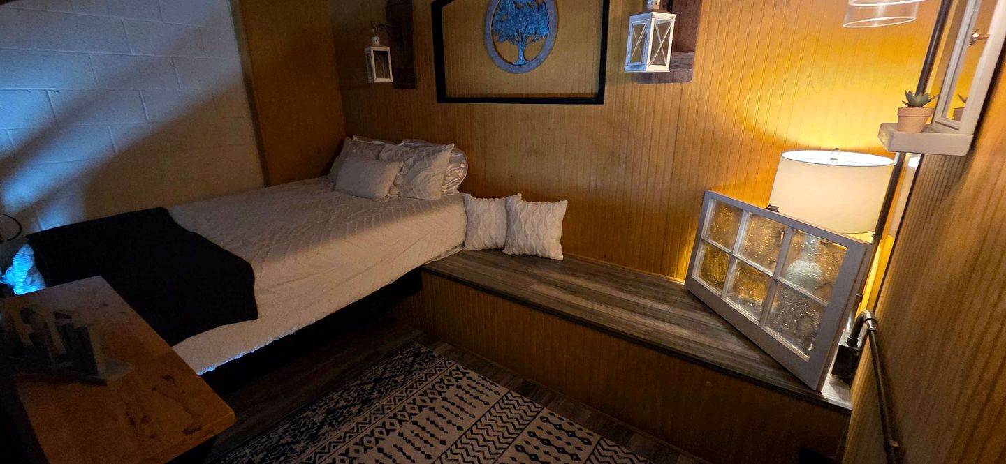 Charming Boutique Farm Stay Near Nashville – Cozy Horse Stall Suite
