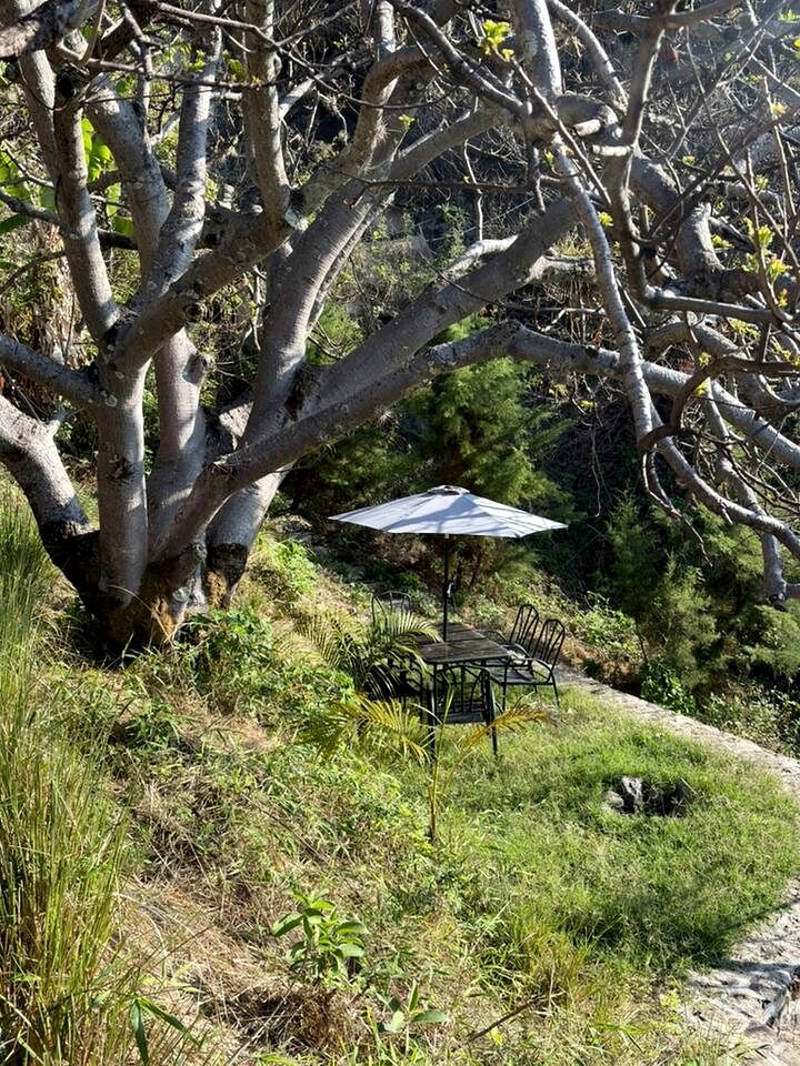 Romantic Private Cabin with Panoramic Lake & Volcano Sunrise Views Near San Marcos La Laguna, Guatemala