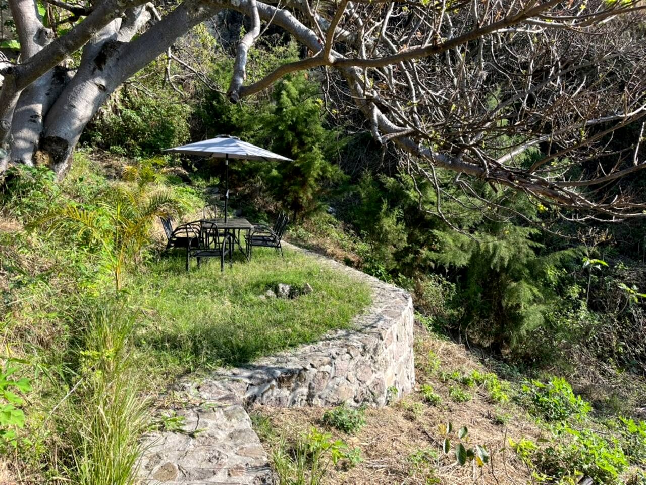 Romantic Private Cabin with Panoramic Lake & Volcano Sunrise Views Near San Marcos La Laguna, Guatemala