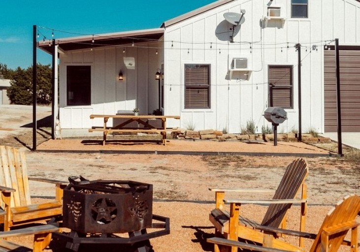 Spectacular Cottage with Swimming Pool in Fredericksburg, Texas