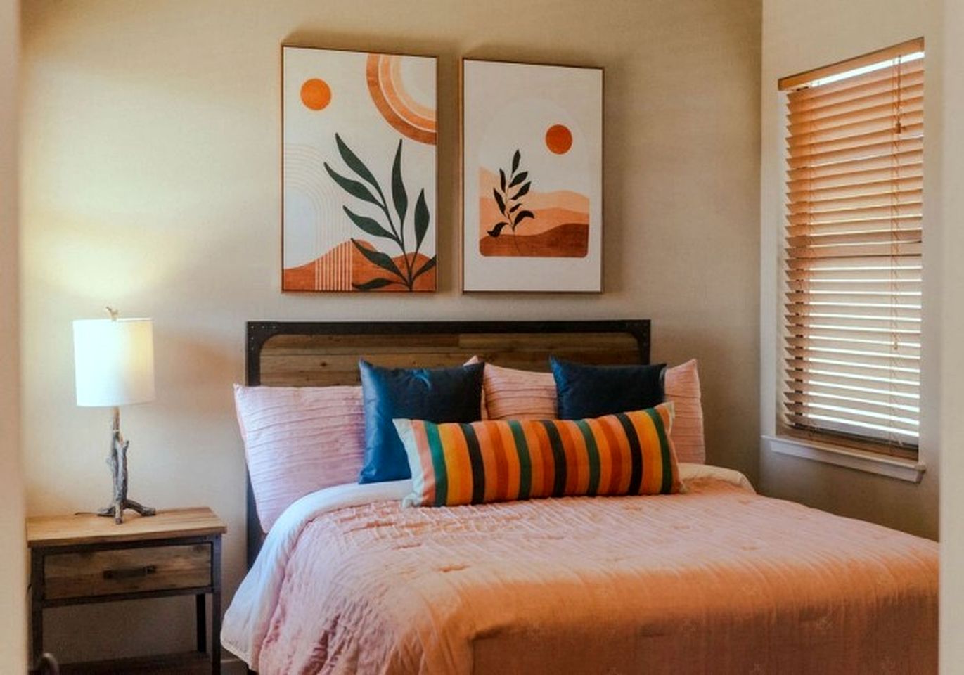 Spectacular Cottage with Swimming Pool in Fredericksburg, Texas