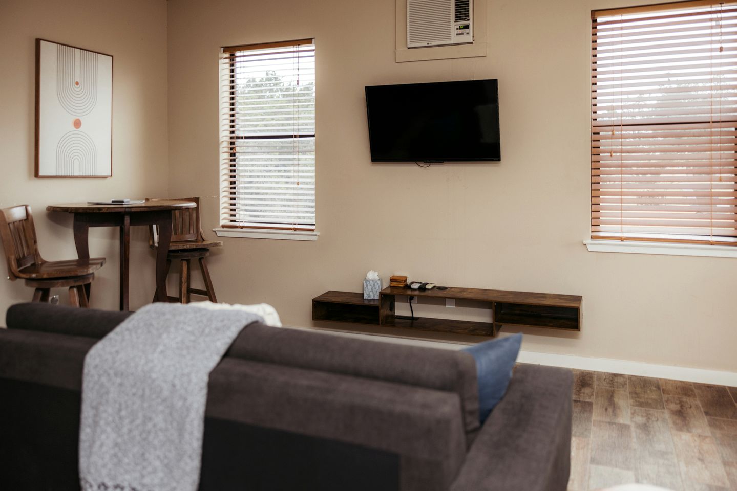 Spectacular Cottage with Swimming Pool in Fredericksburg, Texas