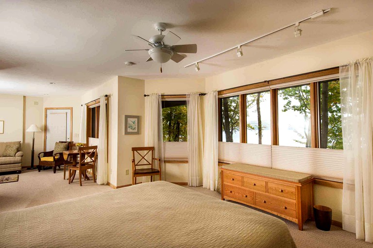 Nature Lodges (Dundee, New York, United States)