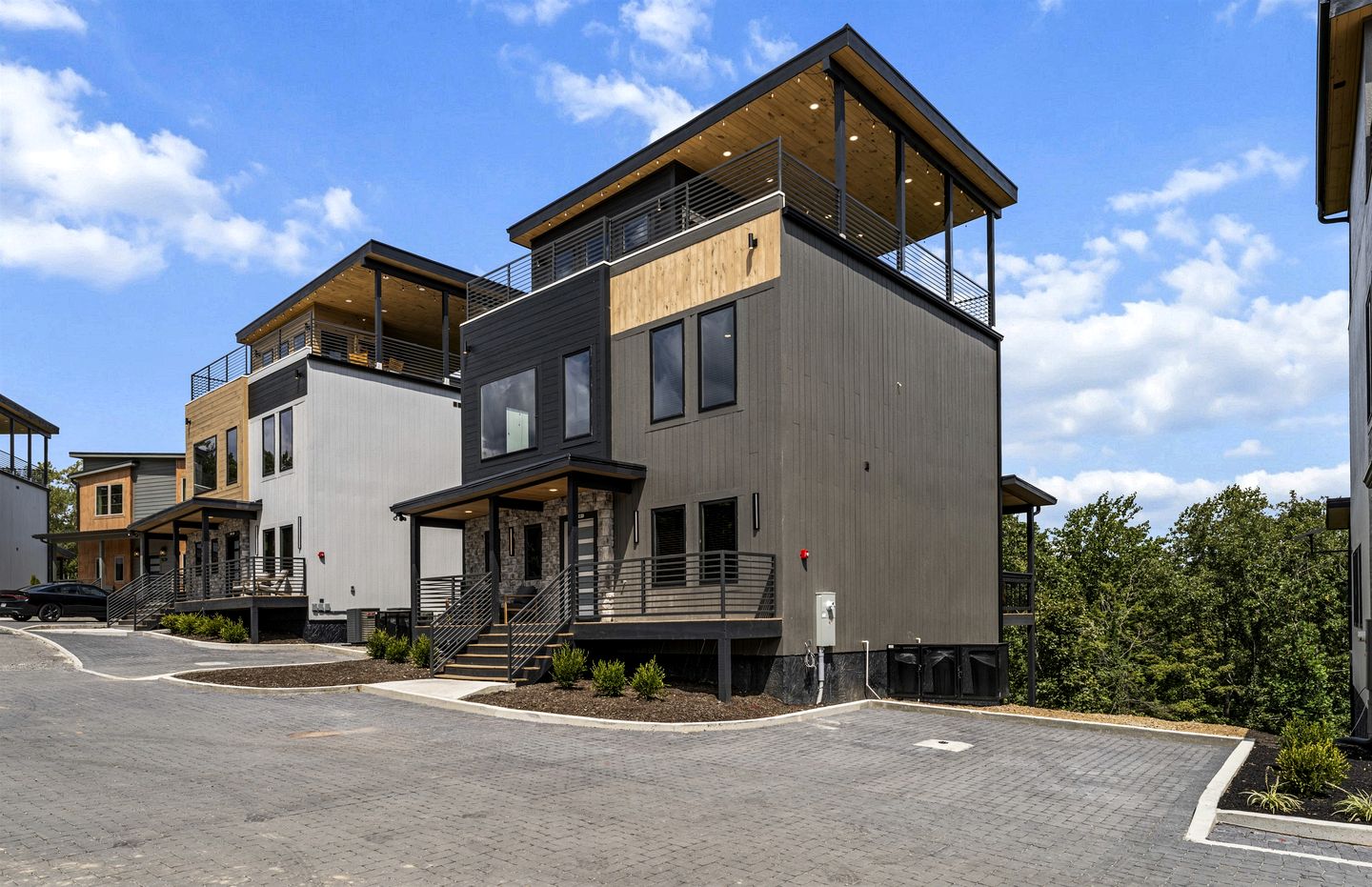 Luxury Cabin with Rooftop Views & Indoor Pool near Dollywood in Pigeon Forge, TN