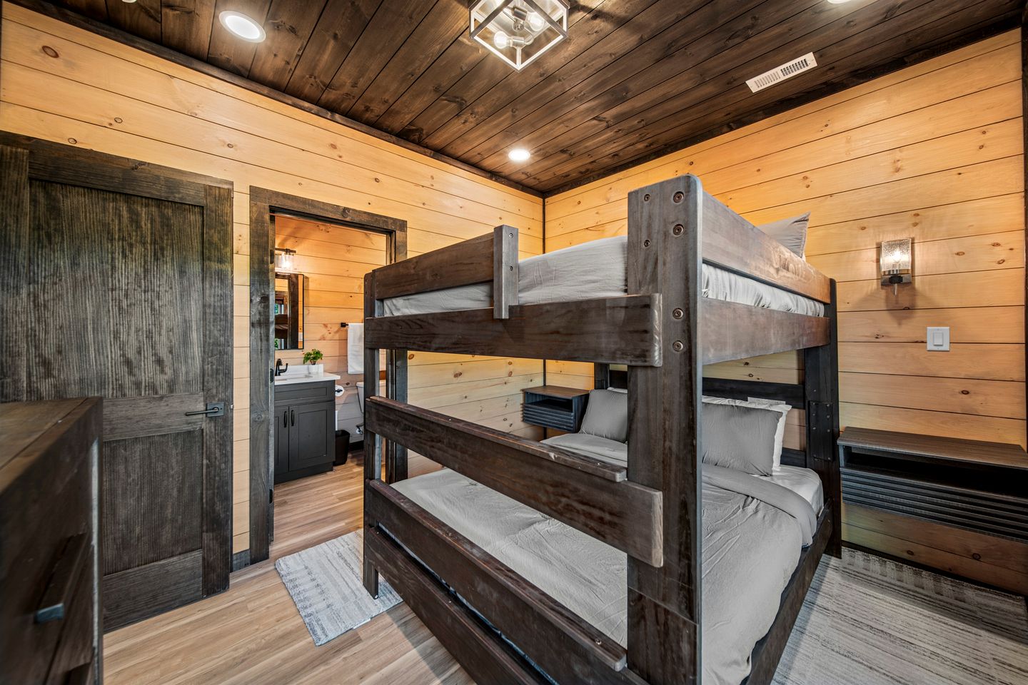 Luxury Cabin with Rooftop Views & Indoor Pool near Dollywood in Pigeon Forge, TN