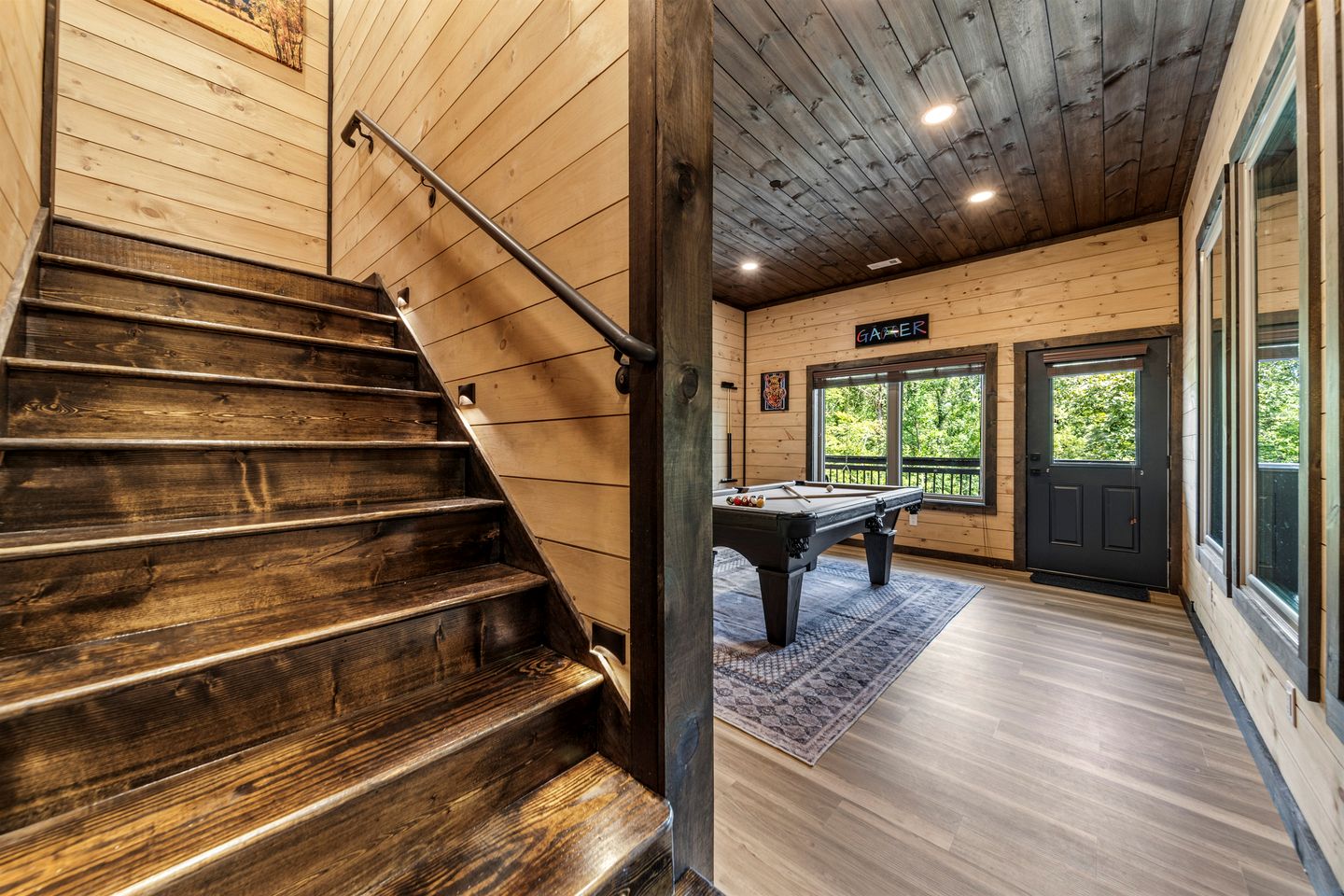 Luxury Cabin with Rooftop Views & Indoor Pool near Dollywood in Pigeon Forge, TN