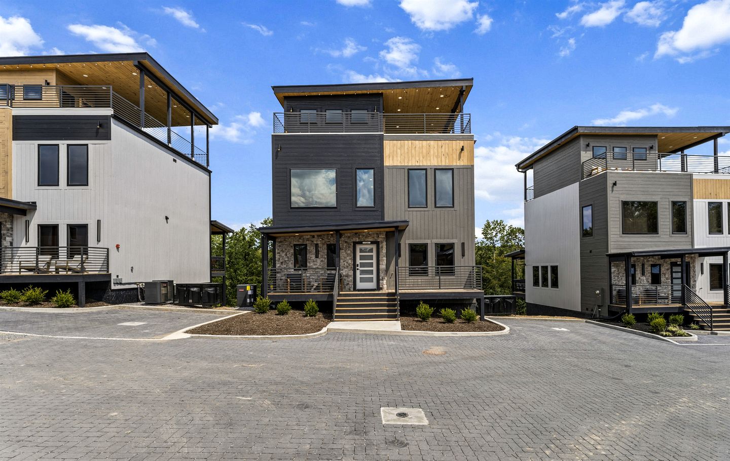 Luxury Cabin with Rooftop Views & Indoor Pool near Dollywood in Pigeon Forge, TN