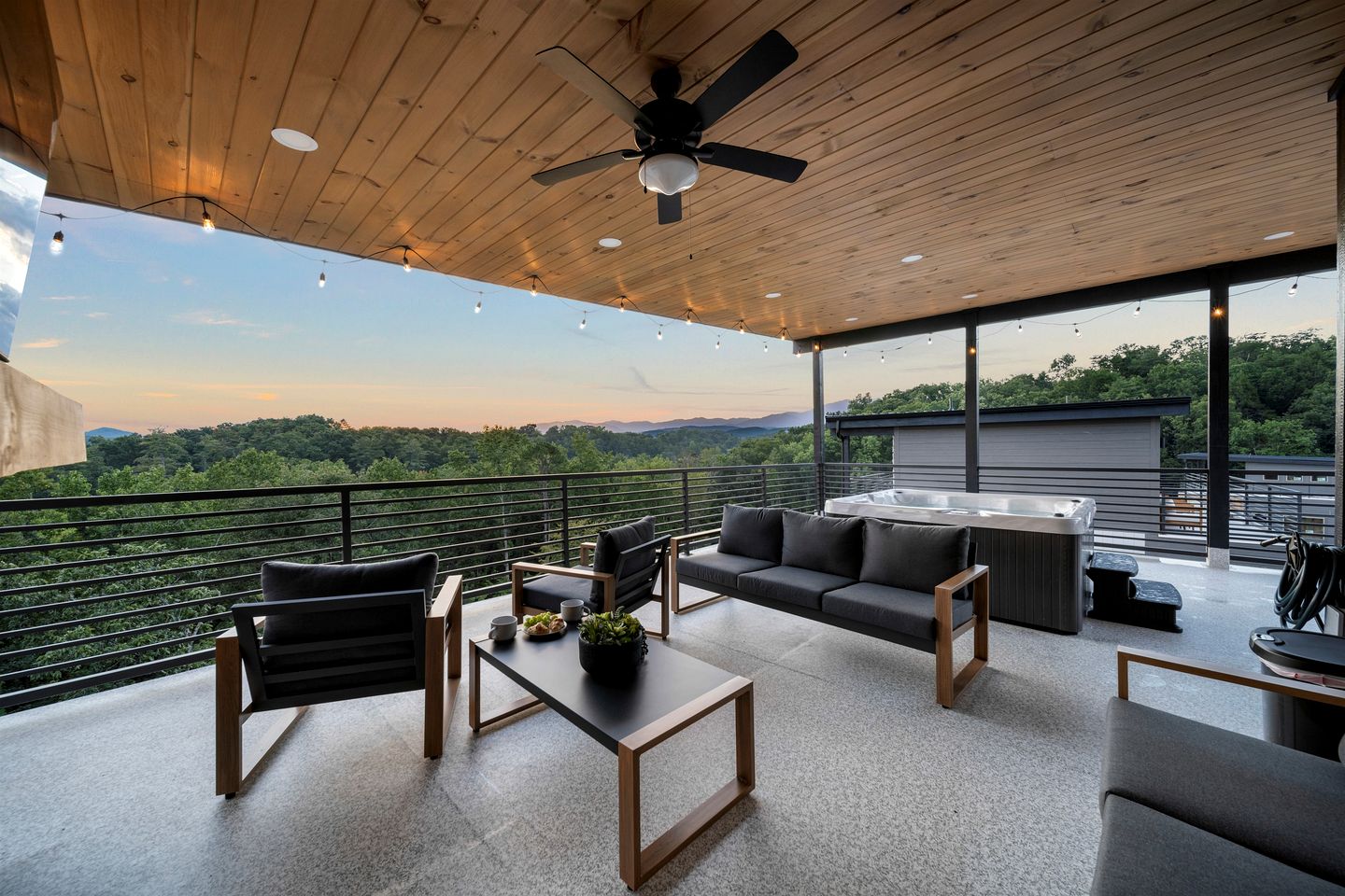 Luxury Cabin with Rooftop Views & Indoor Pool near Dollywood in Pigeon Forge, TN