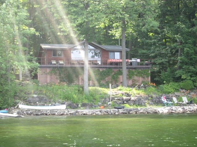 Cabin On Crow Lake Eastern Ontario Glamping Hub