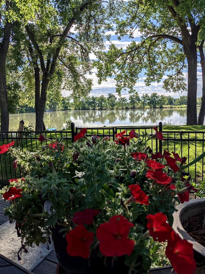 Spacious Lakeside Suite with Golf Course Views near Denver – Broomfield, CO
