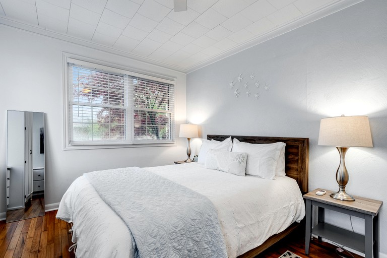 Cottages (Canada, Leamington, Ontario)