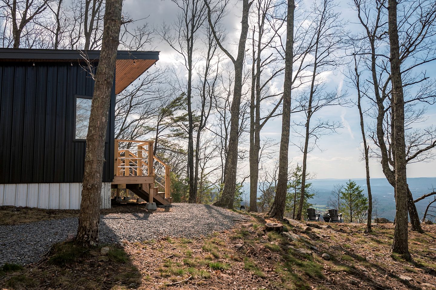 Luxury Adventure Studio Chalet with Outdoor Shower near Cloudland Canyon & McLemore Golf Club in Menlo, GA