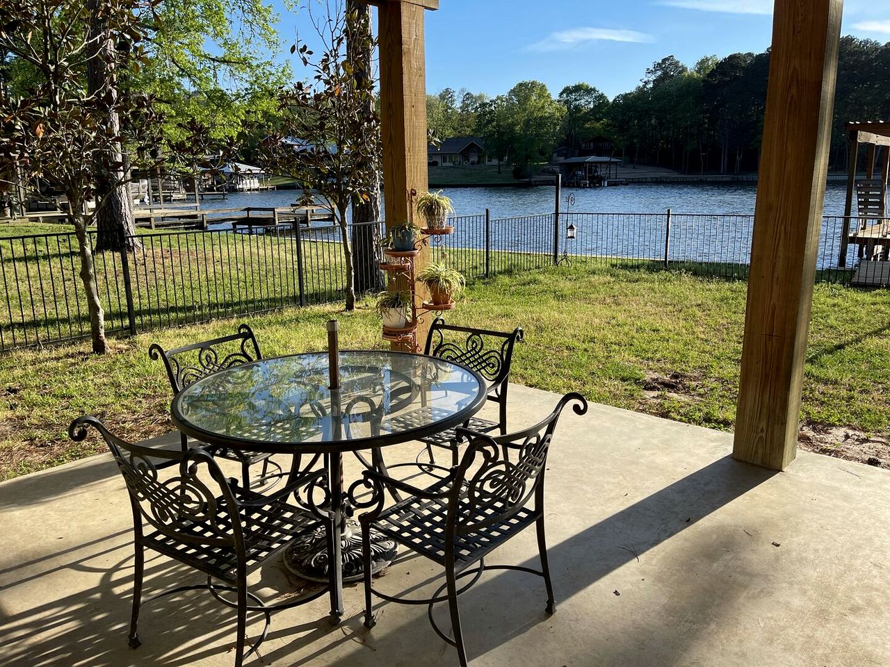 Incredible Lakefront Vacation Rental with Spectacular Sunset Views for an Unforgettable Family Vacation in Livingston, Texas